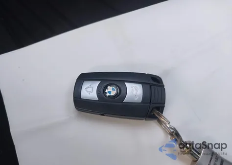 2008 BMW 328Xi из США, поврежденный, VIN WBAVC73558KP39052